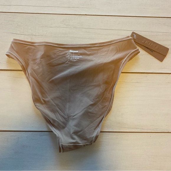 Skims Adaptive Bikini briefs Clay/Nude /Beige Sz Medium NWT - Picture 11 of 11